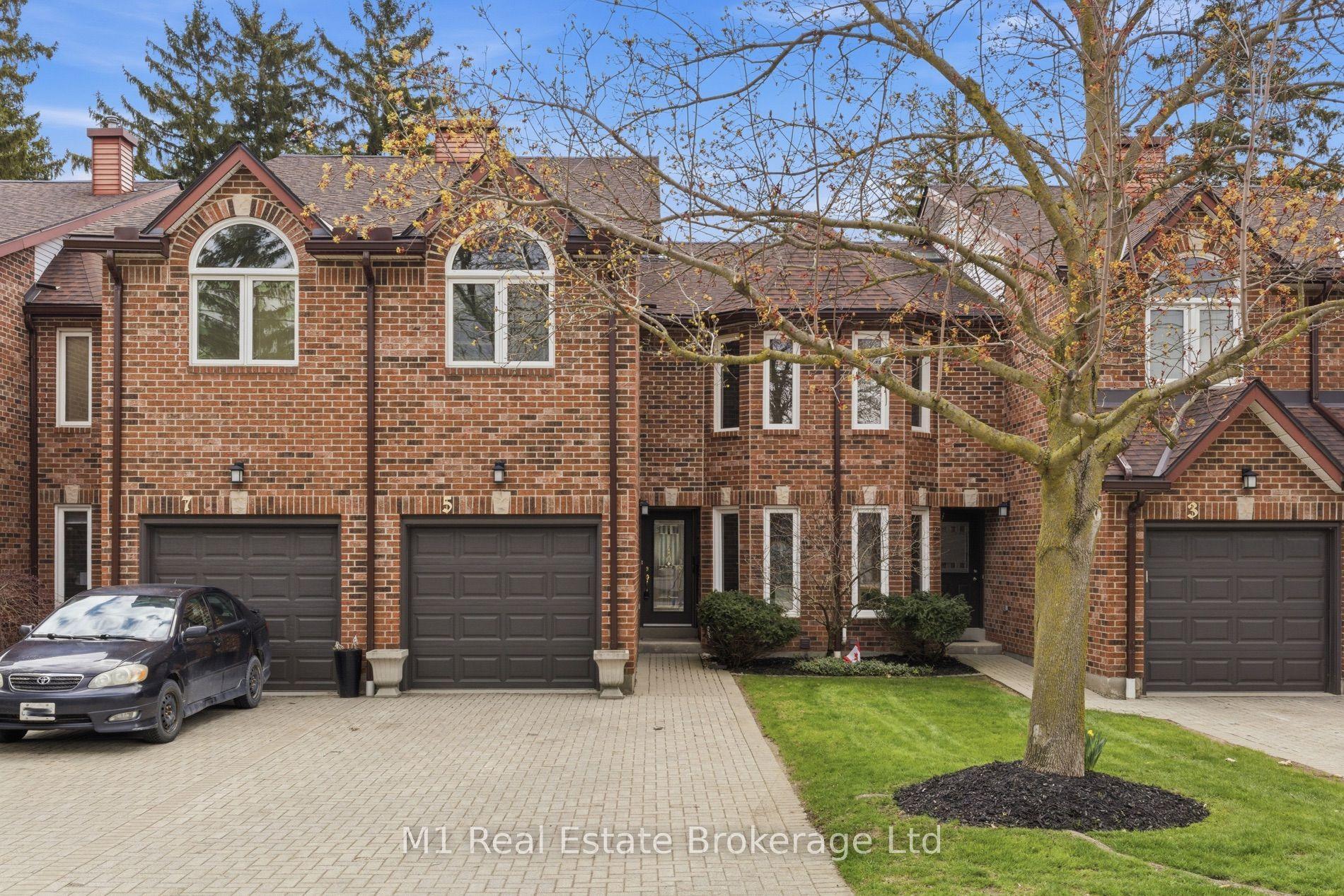 5 Marilyn Drive — photo 1