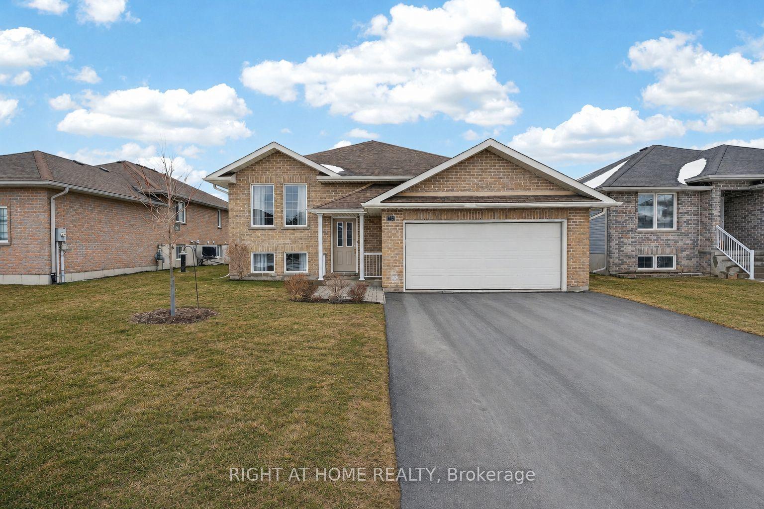 48 Freedom Crescent — photo 1