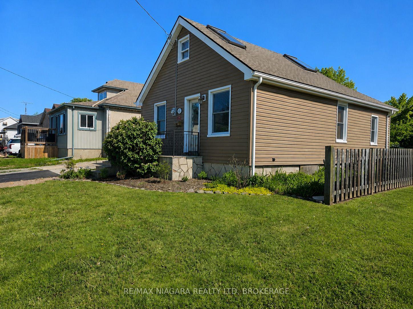63 Sullivan Avenue — photo 1