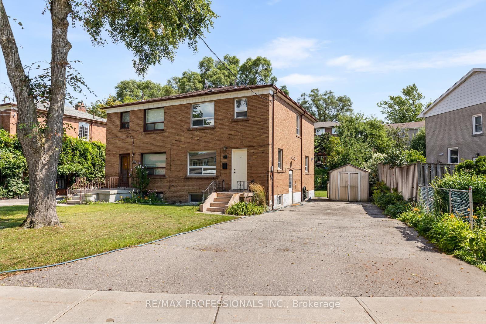 21 Brendwin Road, Toronto — Semi-Detached for sale, photo 1