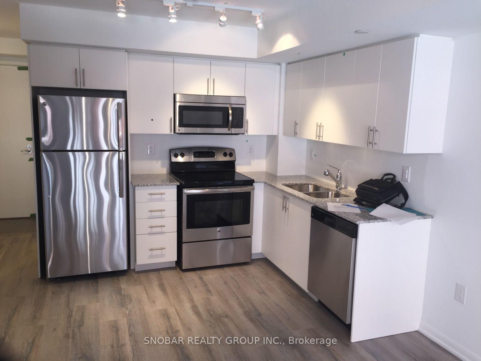 830 Lawrence Avenue 423 #423 — photo 1