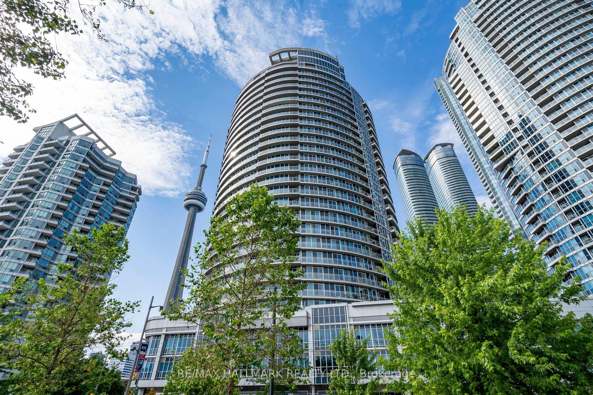 218 Queens Quay W 402 #402, Toronto — Condo for lease, photo 1