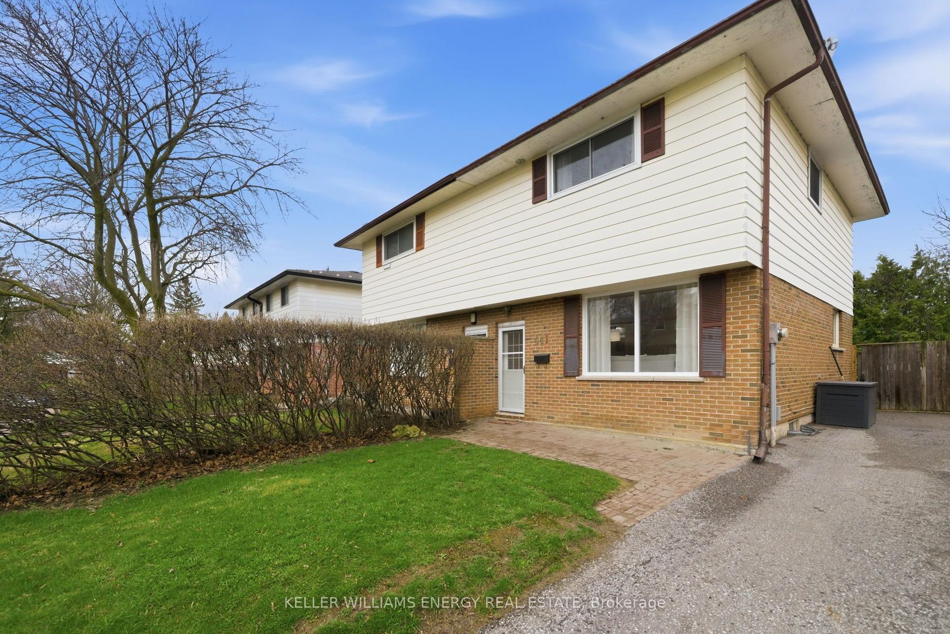 441 Maplewood Drive — photo 1