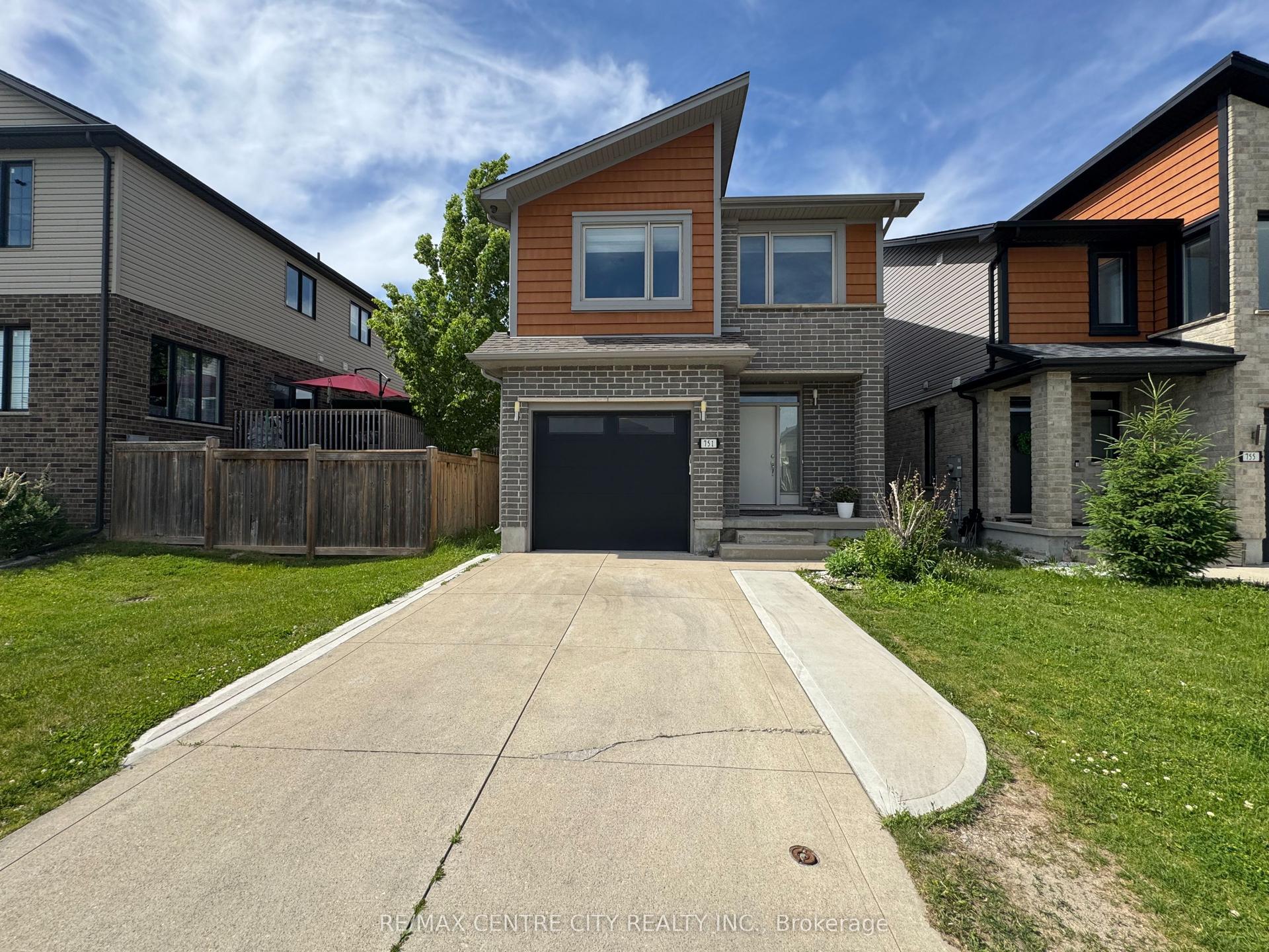 751 Freeport Street — photo 1
