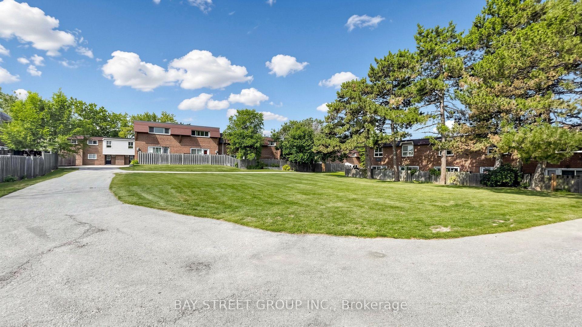57 Godstone Road 117 #117, Toronto — Condo Town for sale, photo 1