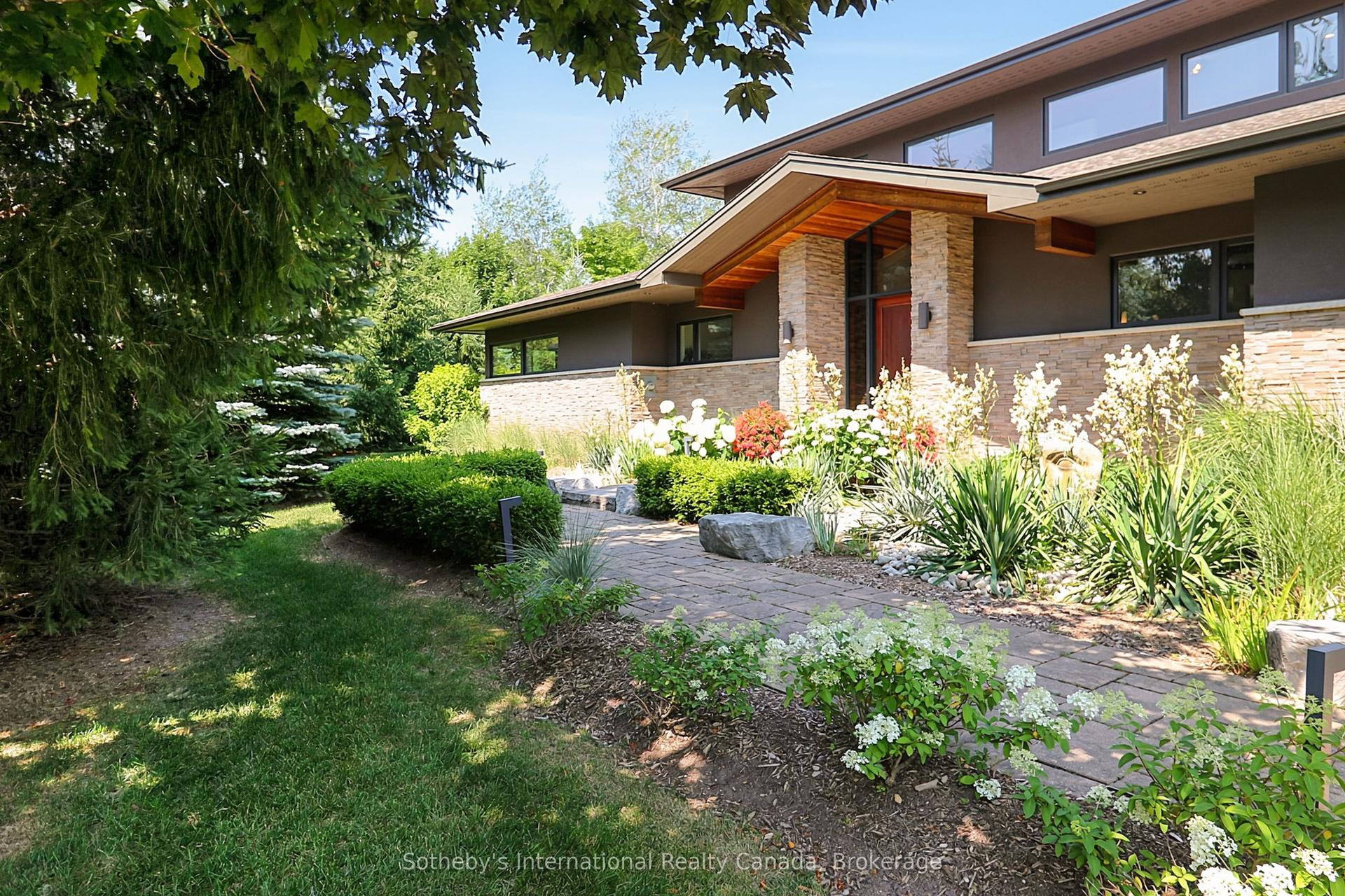 4 Holly Court, Collingwood — Detached for lease, photo 1