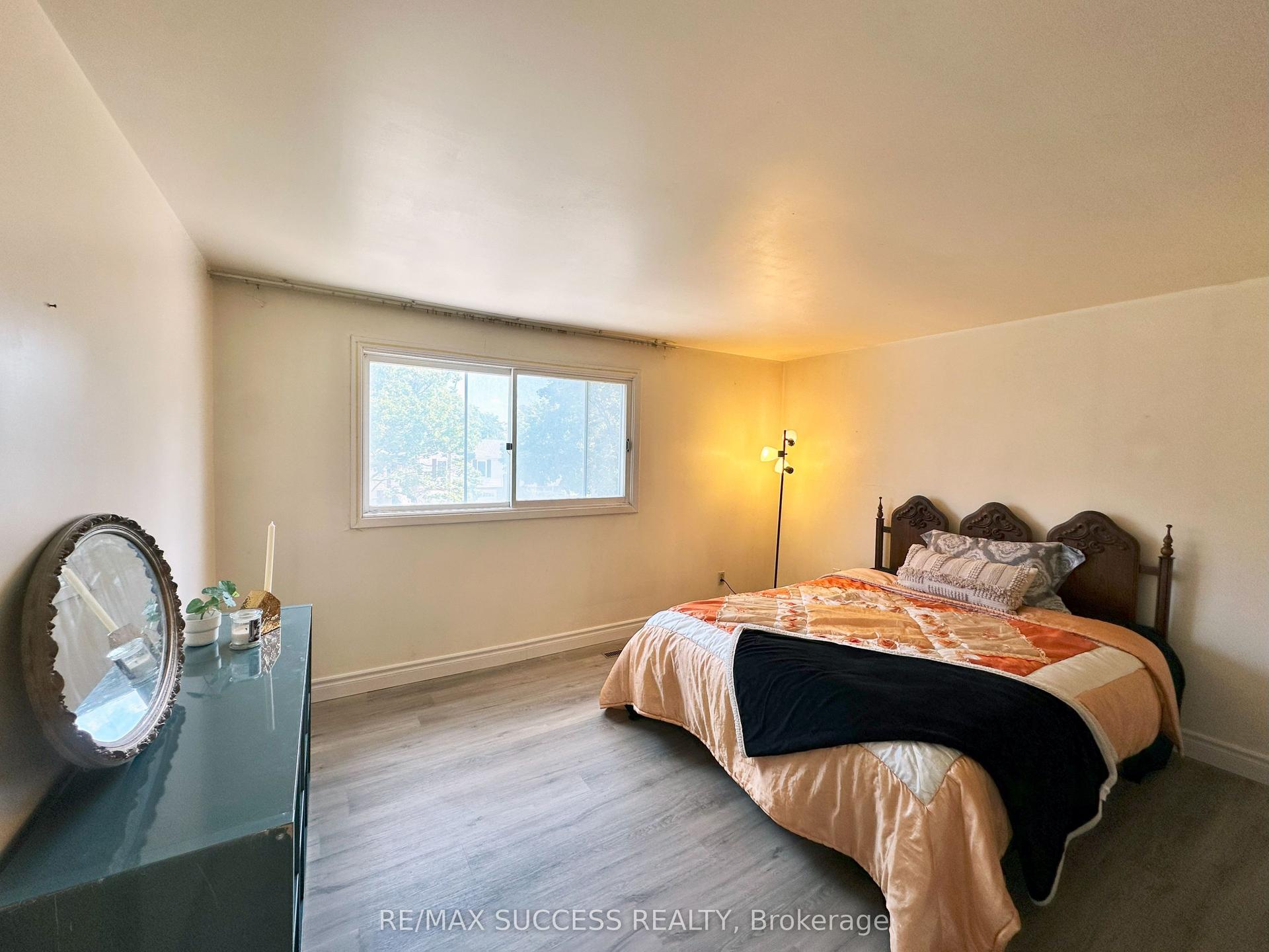571 Minette Circle — photo 1