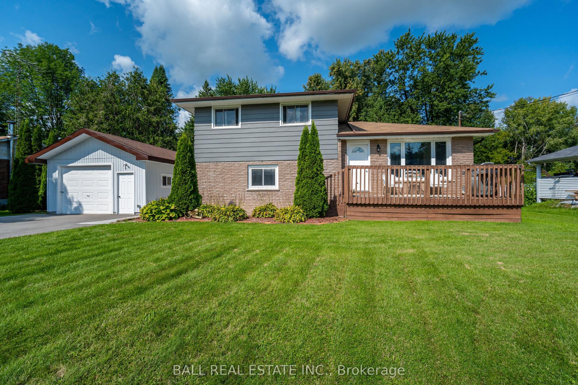 166 Victoria Drive — photo 1