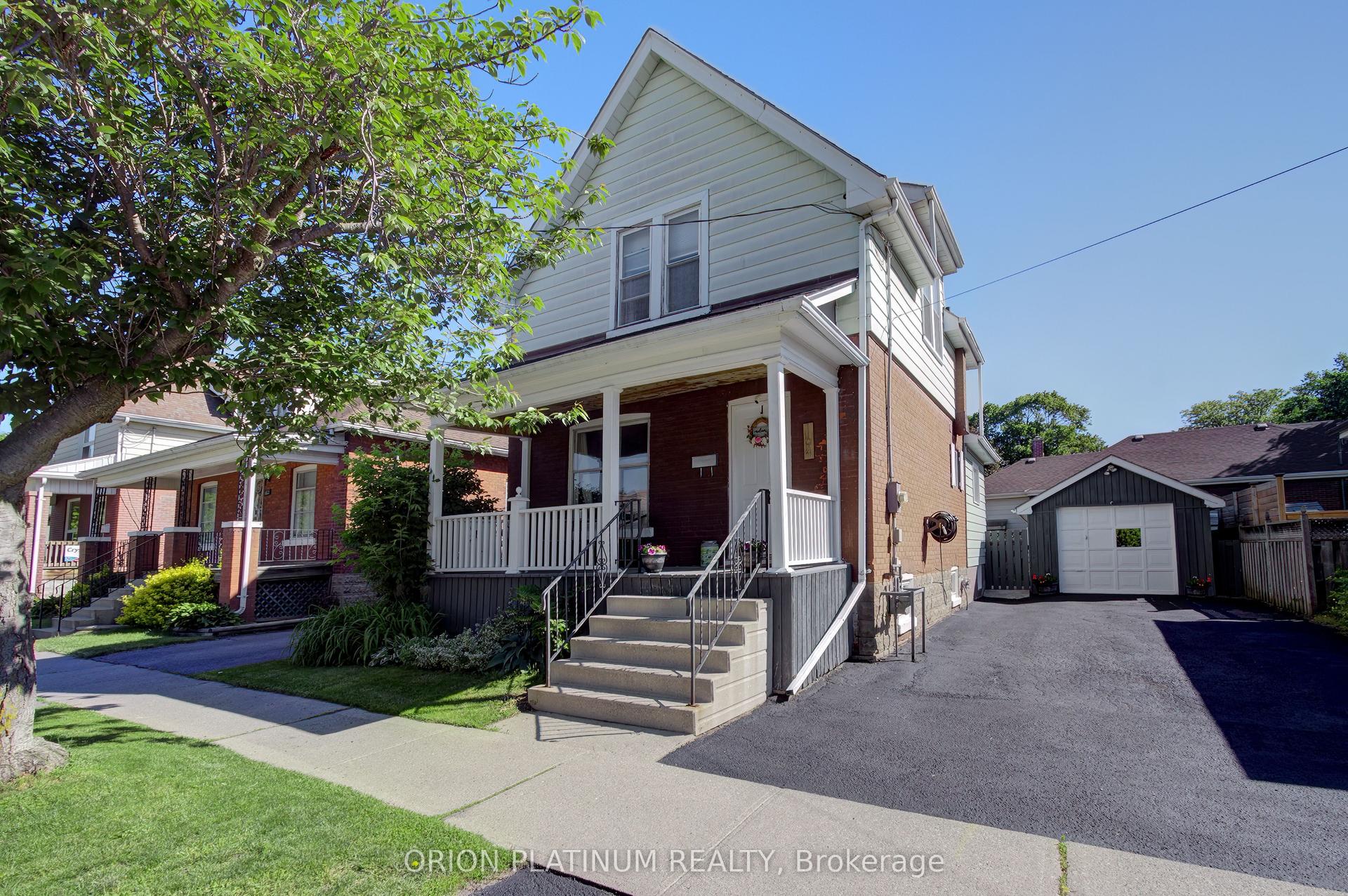 164 Catharine Avenue E — photo 1