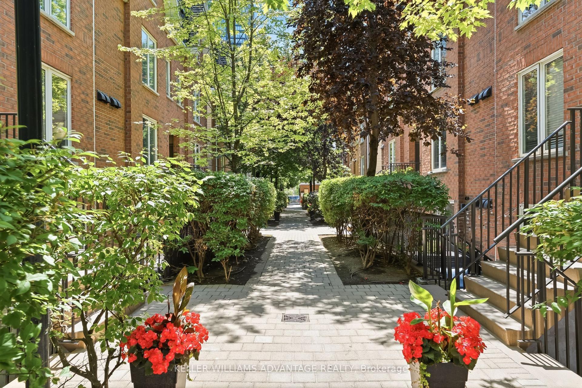 29 Canniff Street 409 #409, Toronto — Condo Town for sale, photo 1