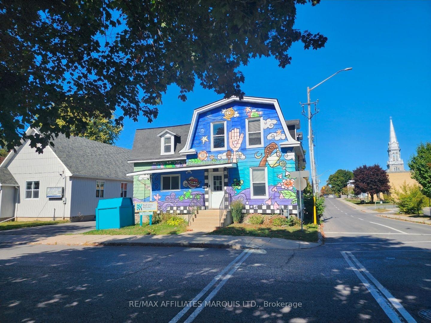 101 Third Street W — photo 1