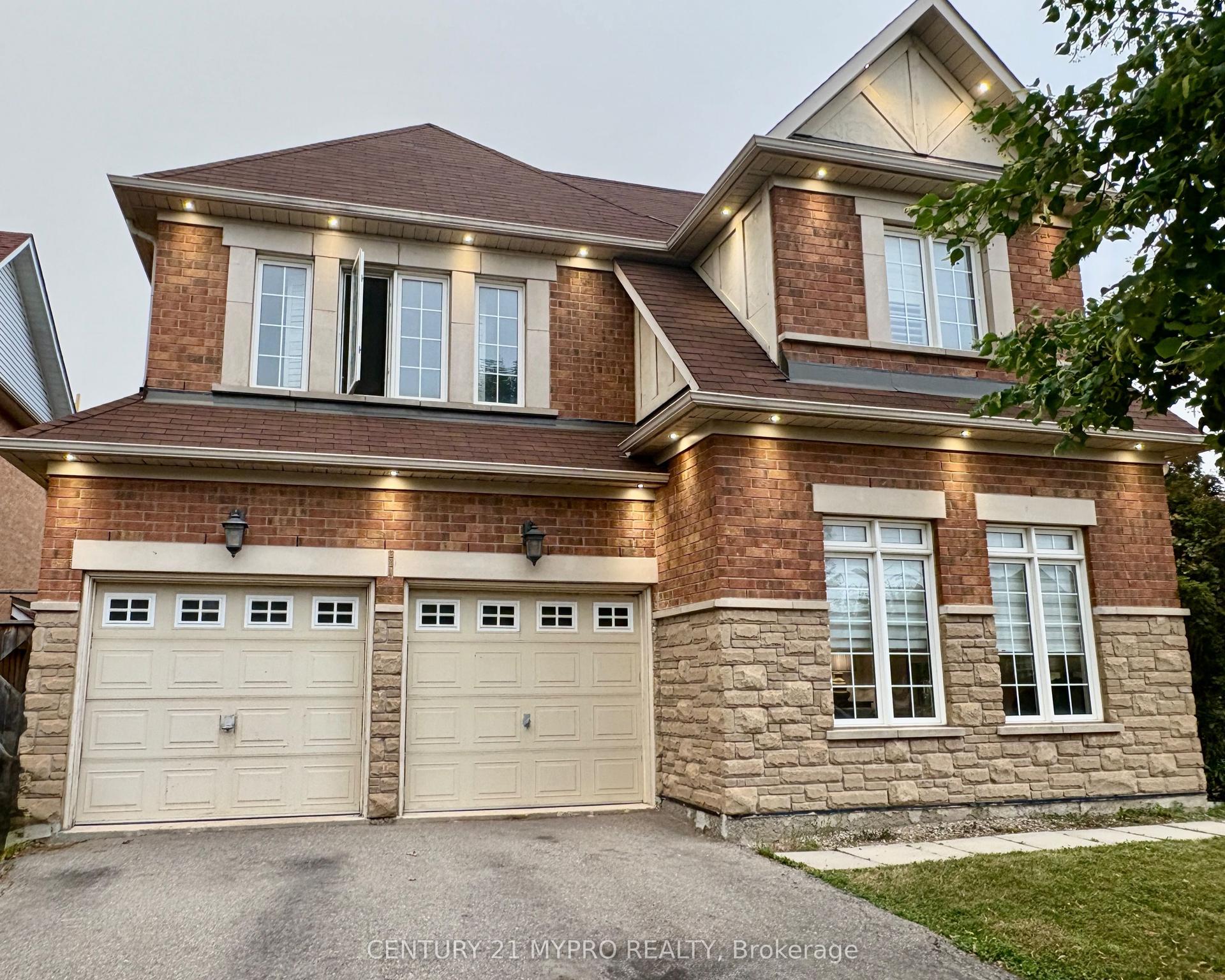 12 Sergio Marchi Street, Toronto — Detached for sale, photo 1