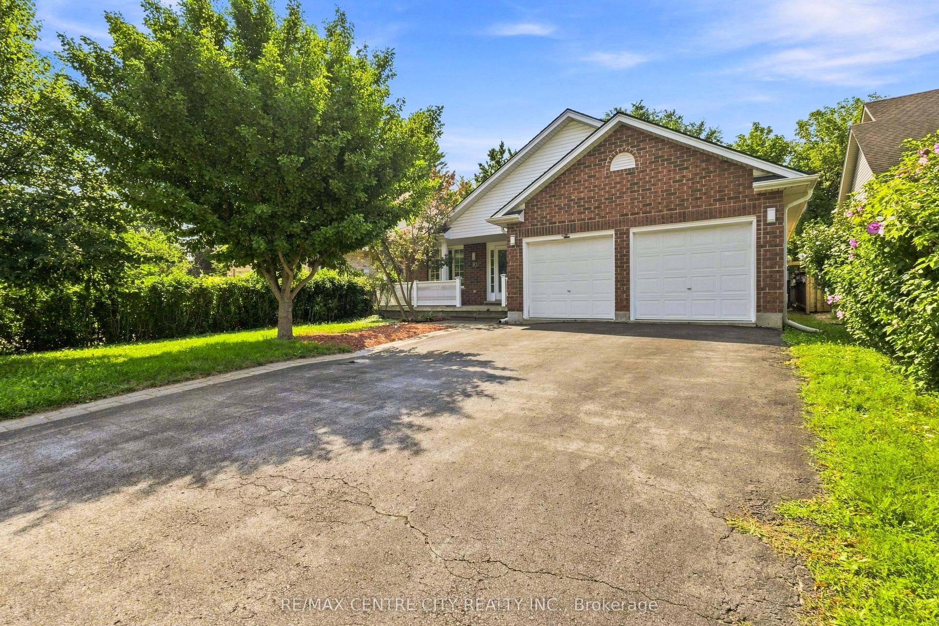 93 Mctaggart Court, London North — Detached for sale, photo 1