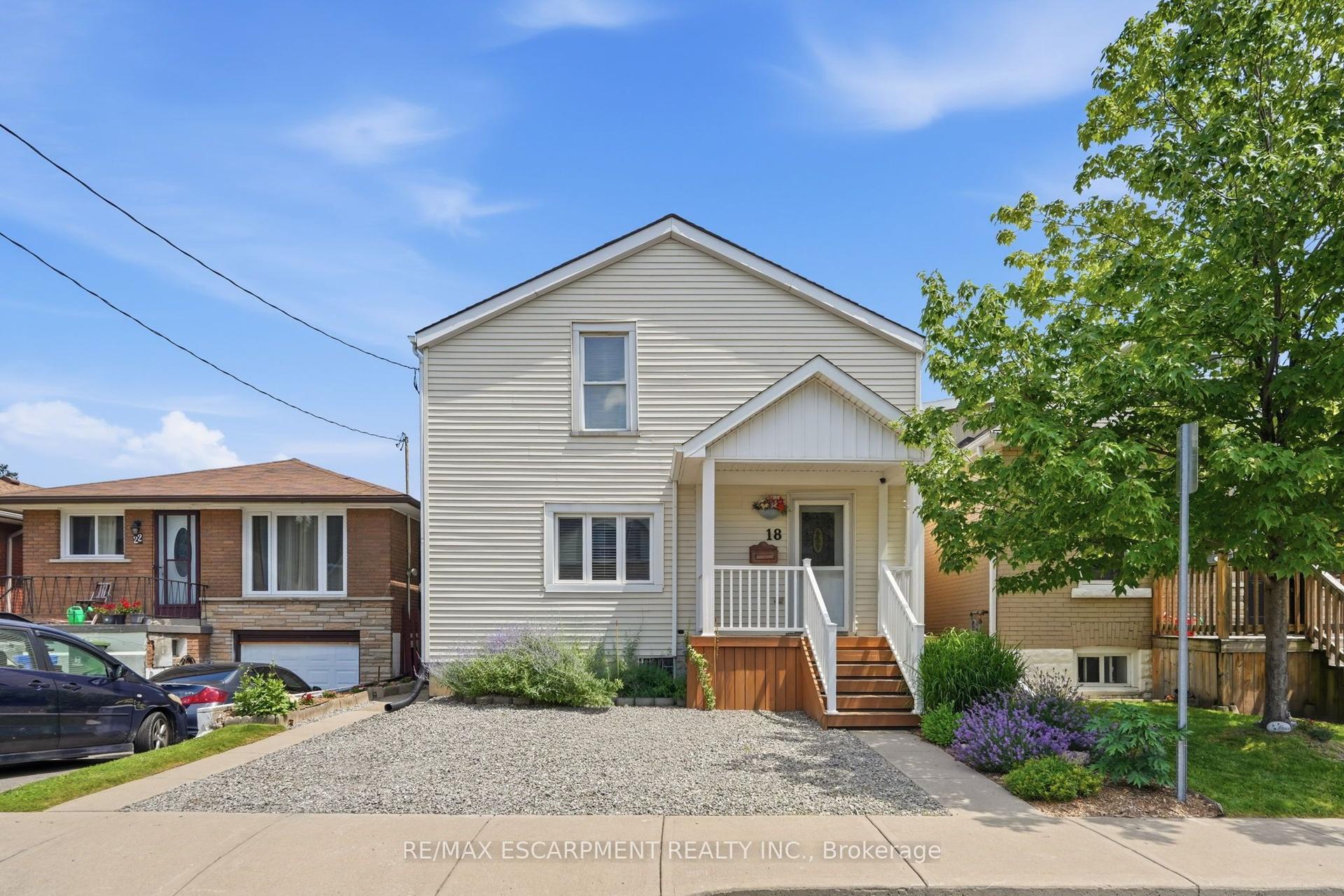 18 Province Street N, Hamilton — Detached for sale, photo 1