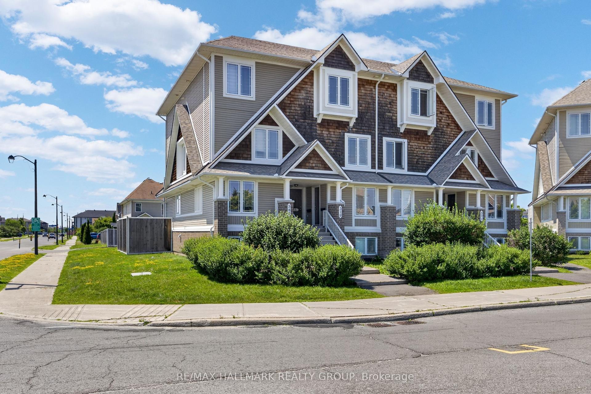581 Lakeridge Drive 16 #16, Orleans - Cumberland and Area — Condo Town for sale, photo 1