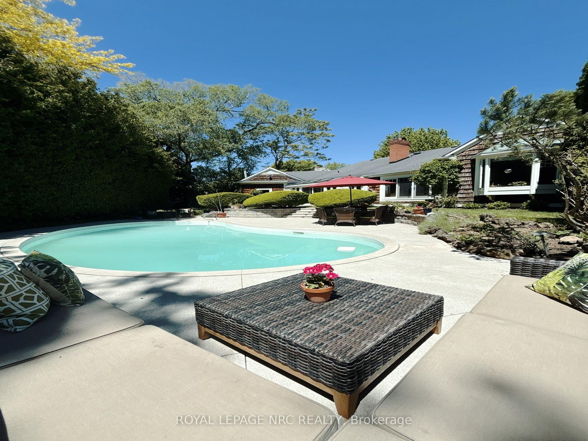 7 Christopher Street — photo 1