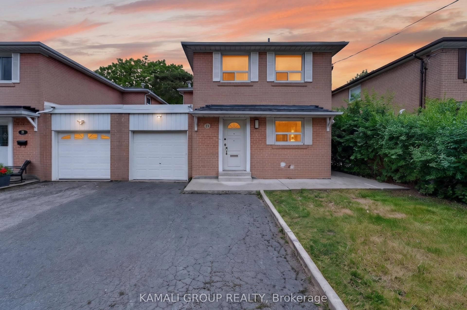 23 Greenwin Village Road, Toronto — Detached for sale, photo 1