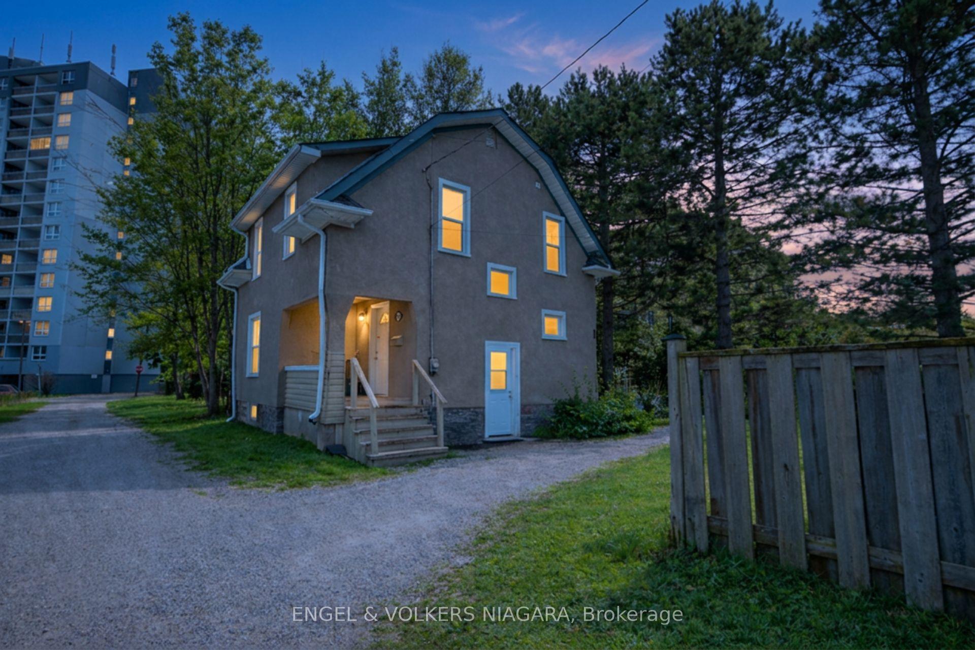 4752 Crawford Place W, Niagara Falls — Detached for sale, photo 1