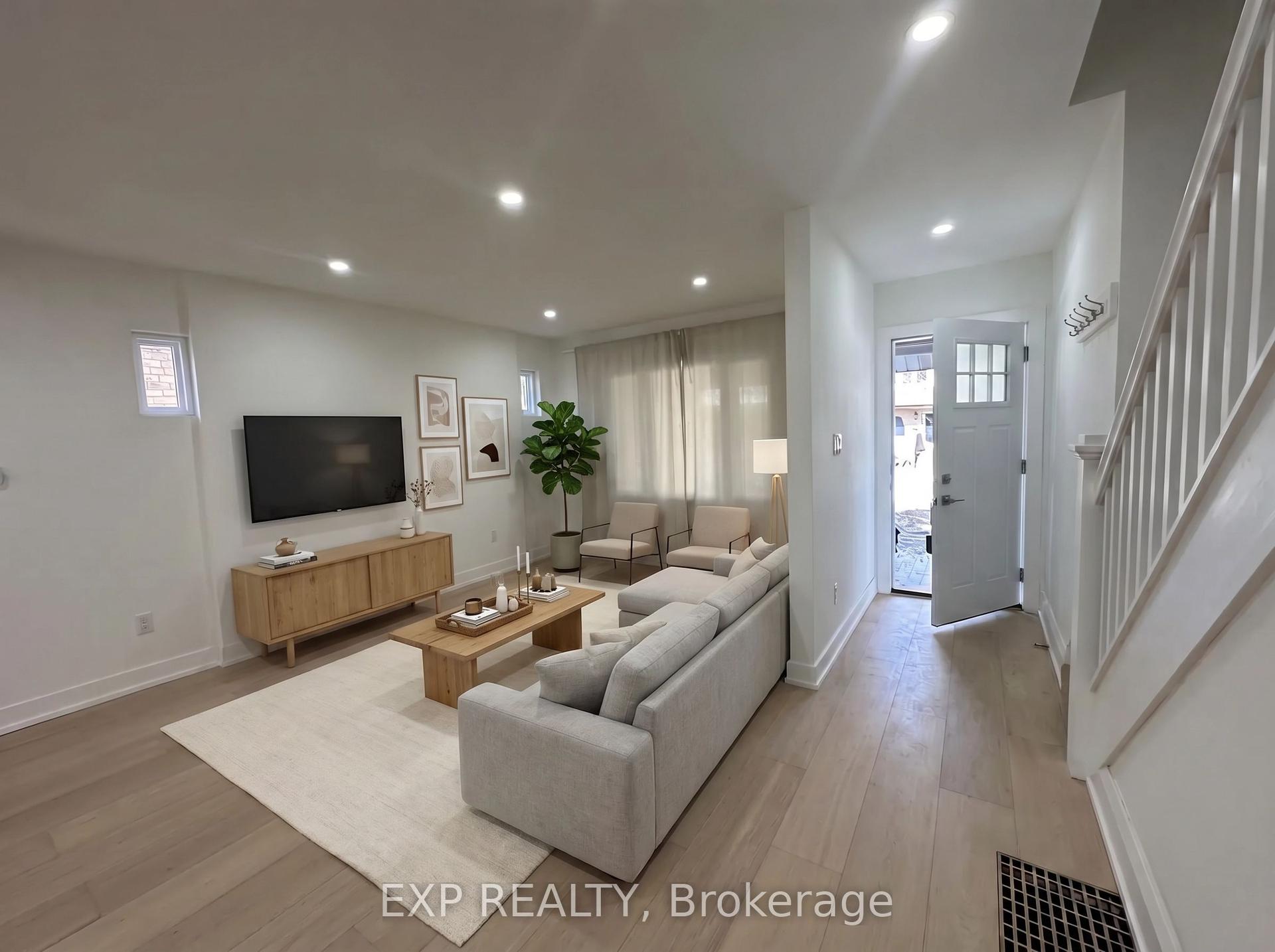926 Greenwood Avenue — photo 1