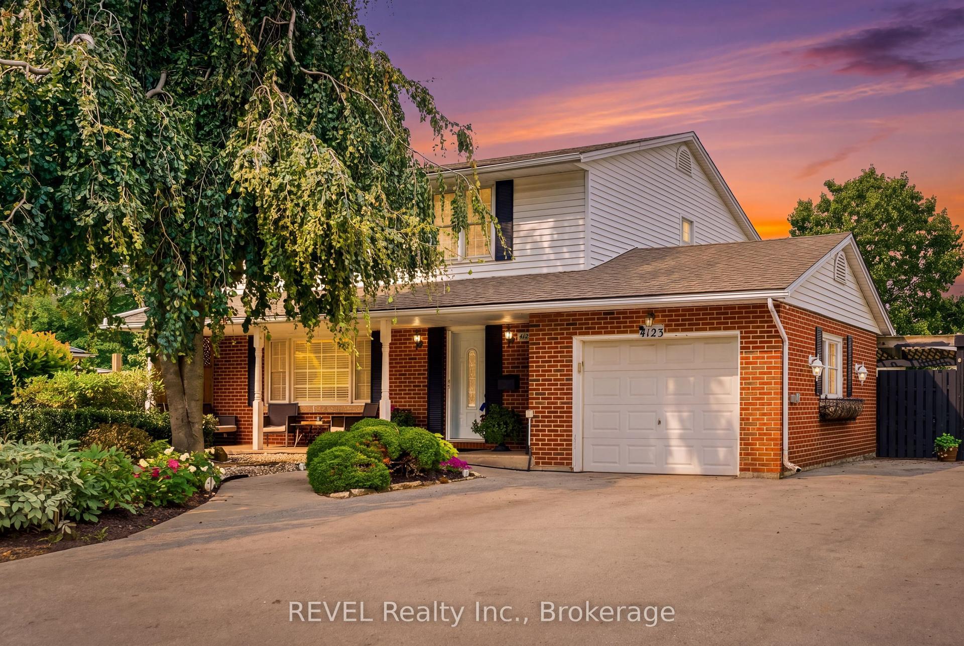 4123 Dorchester Road, Niagara Falls — Detached for sale, photo 1
