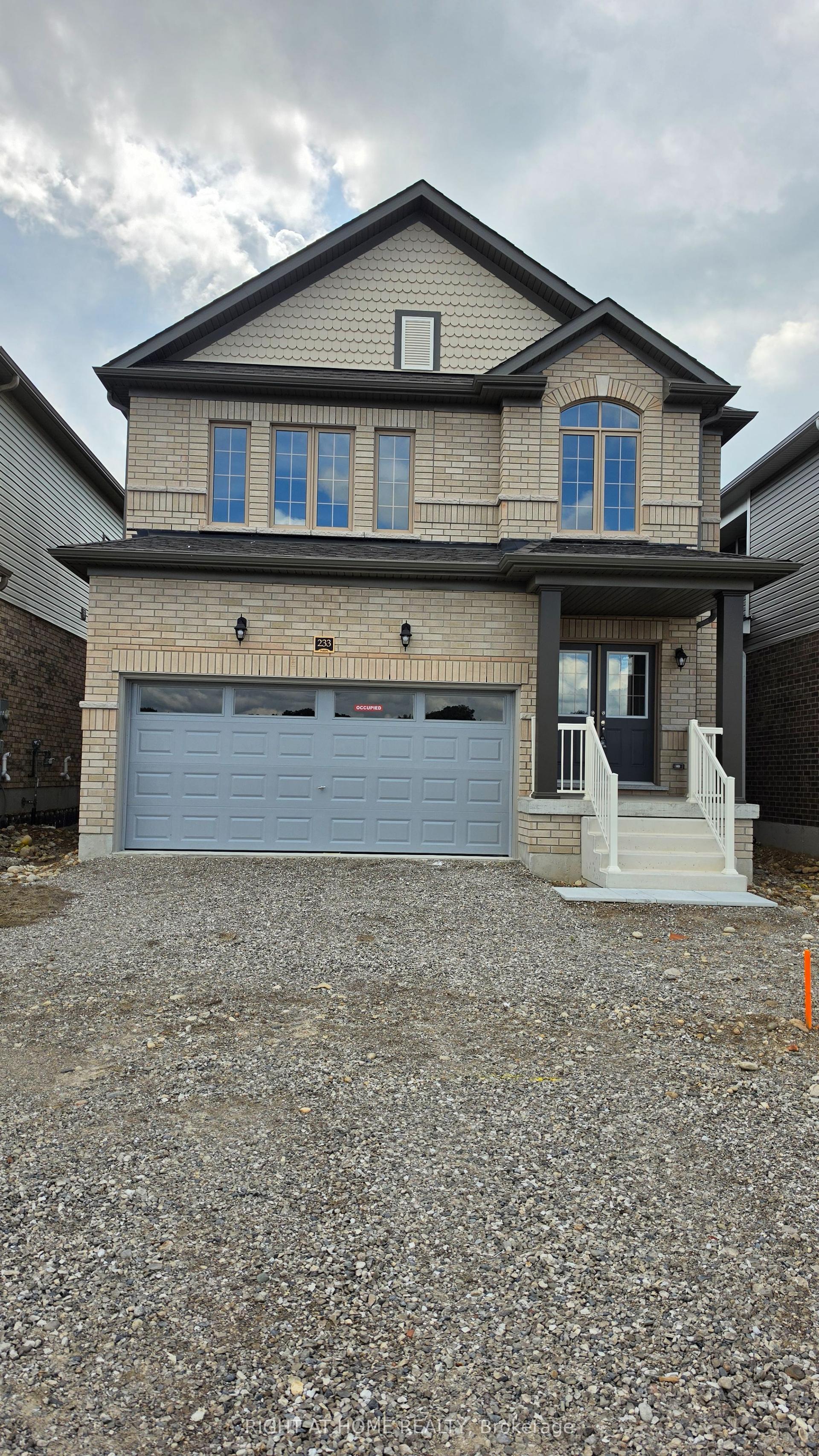 233 POSTILL Street, Brant — Detached for lease, photo 1