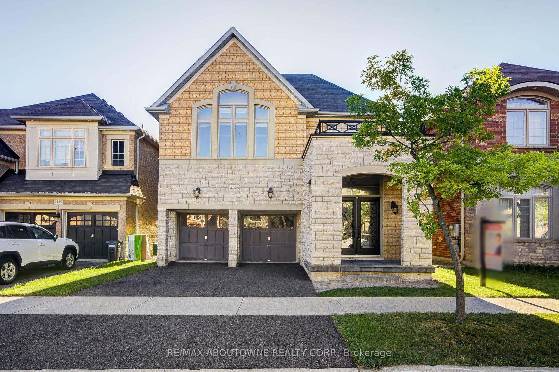 4228 Fuller Crescent, Burlington — Detached for sale, photo 1