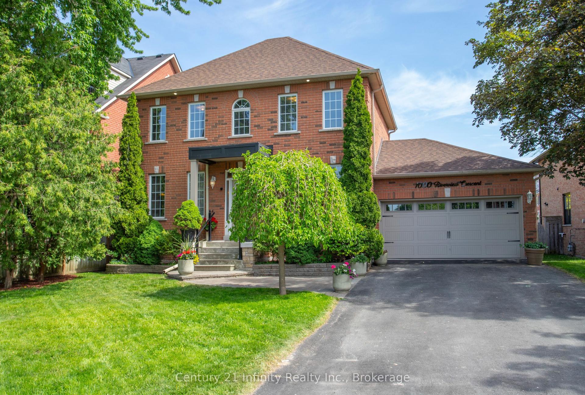 1000 Riverview Crescent — photo 1