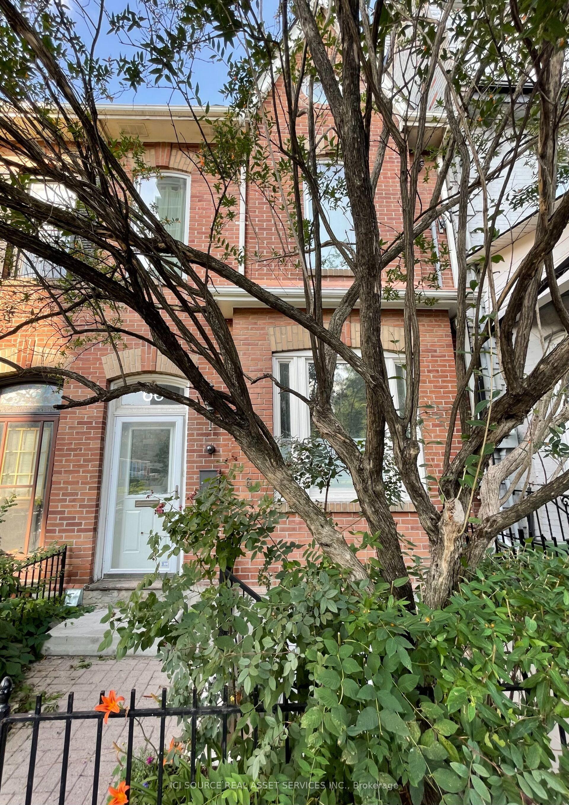 60 Beverley Street 2 #2, Toronto — Townhouse for lease, photo 1