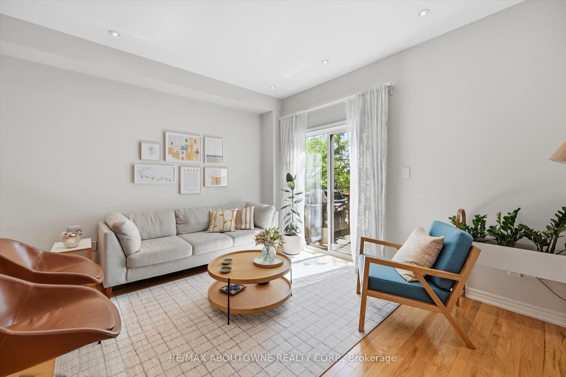 678 Rowley Common, Burlington — Townhouse for sale, photo 1