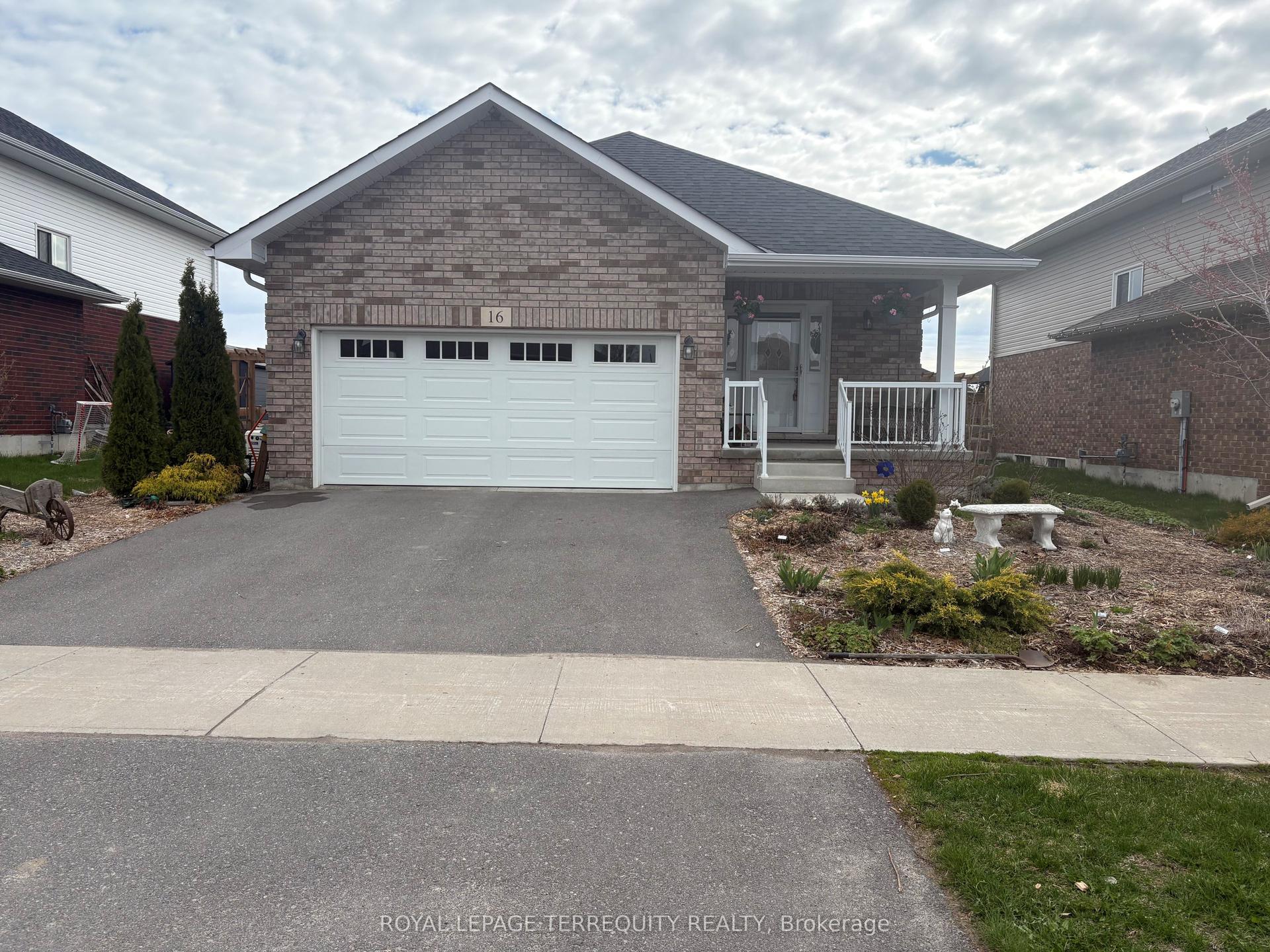 16 Ethan Lane — photo 1