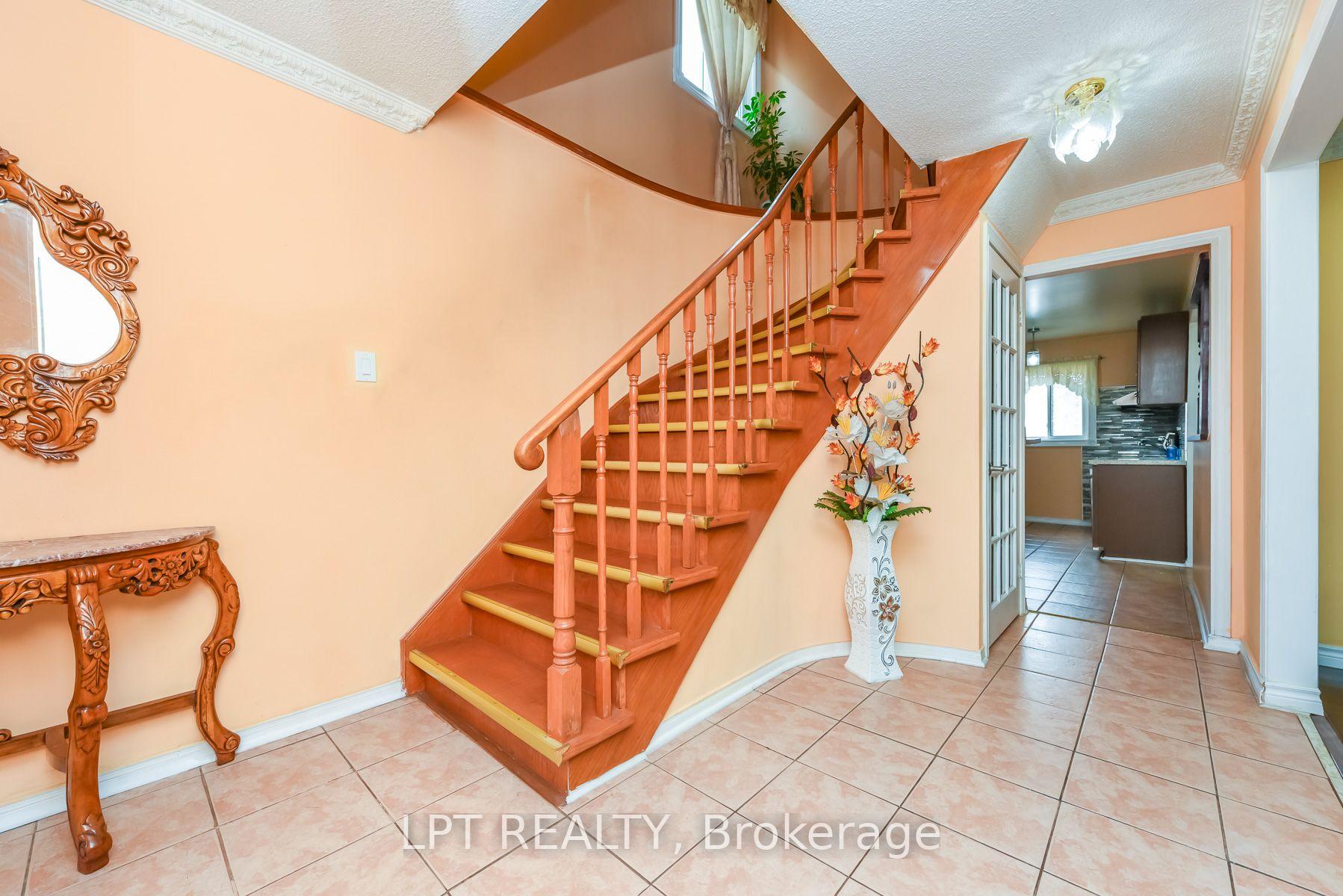 67 Kay Drive — photo 1