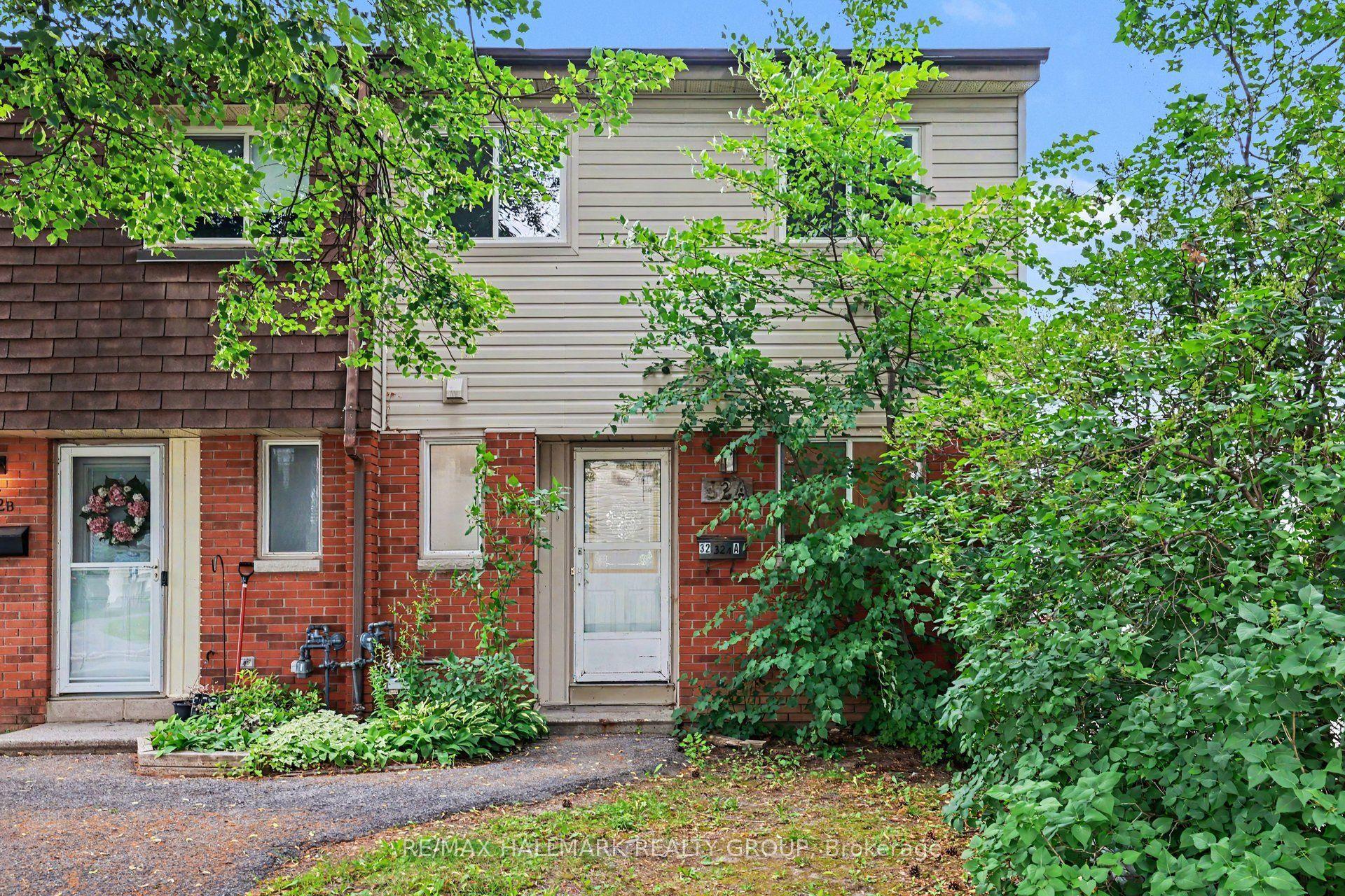 32 Sonnet Crescent 18 #18, Bells Corners and South to Fallowfield — Condo Town for lease, photo 1