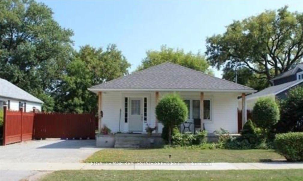 132 Elmwood Road Main Floor #Main Floor — photo 1