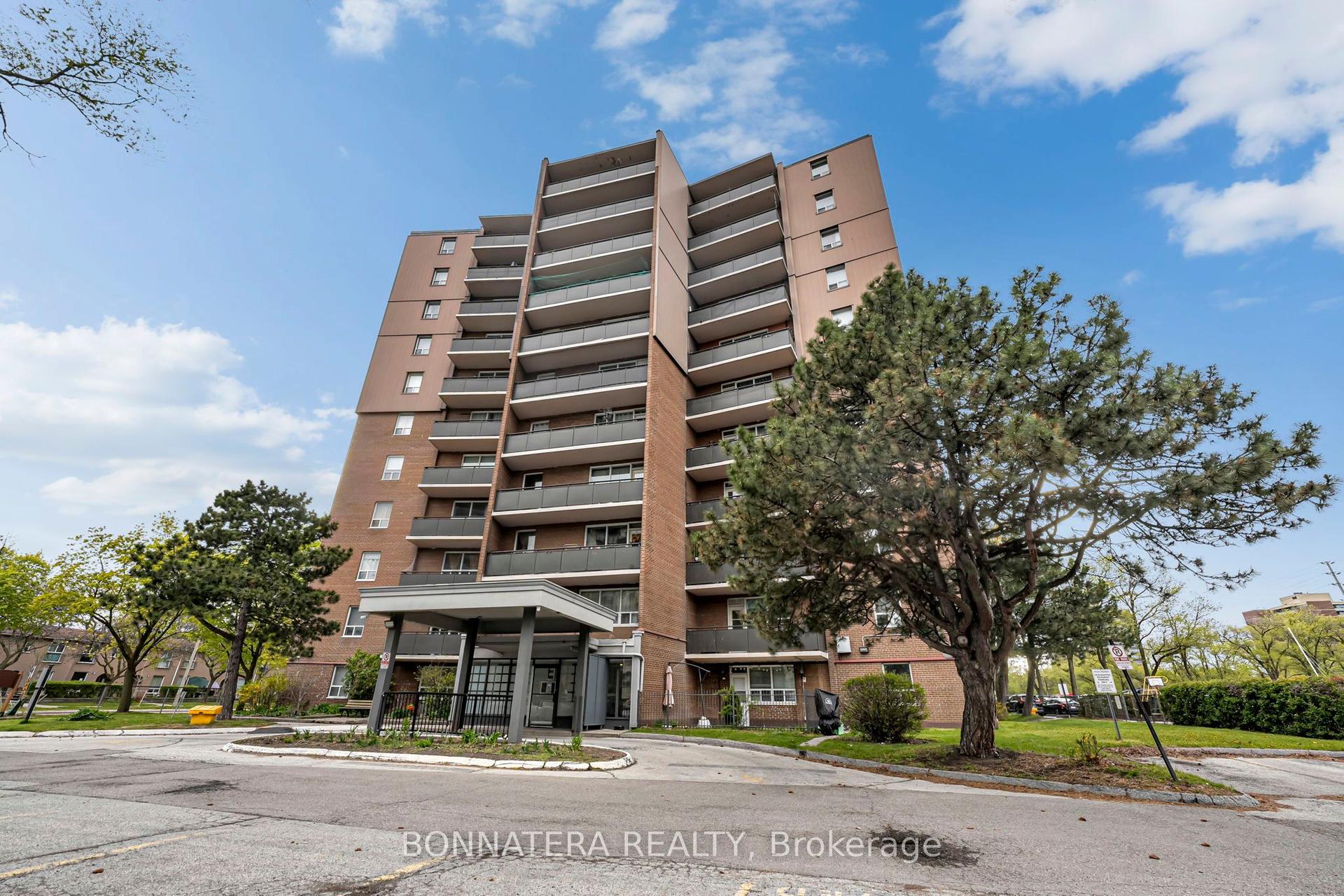3065 Queen Frederica Drive 905 #905 — photo 1