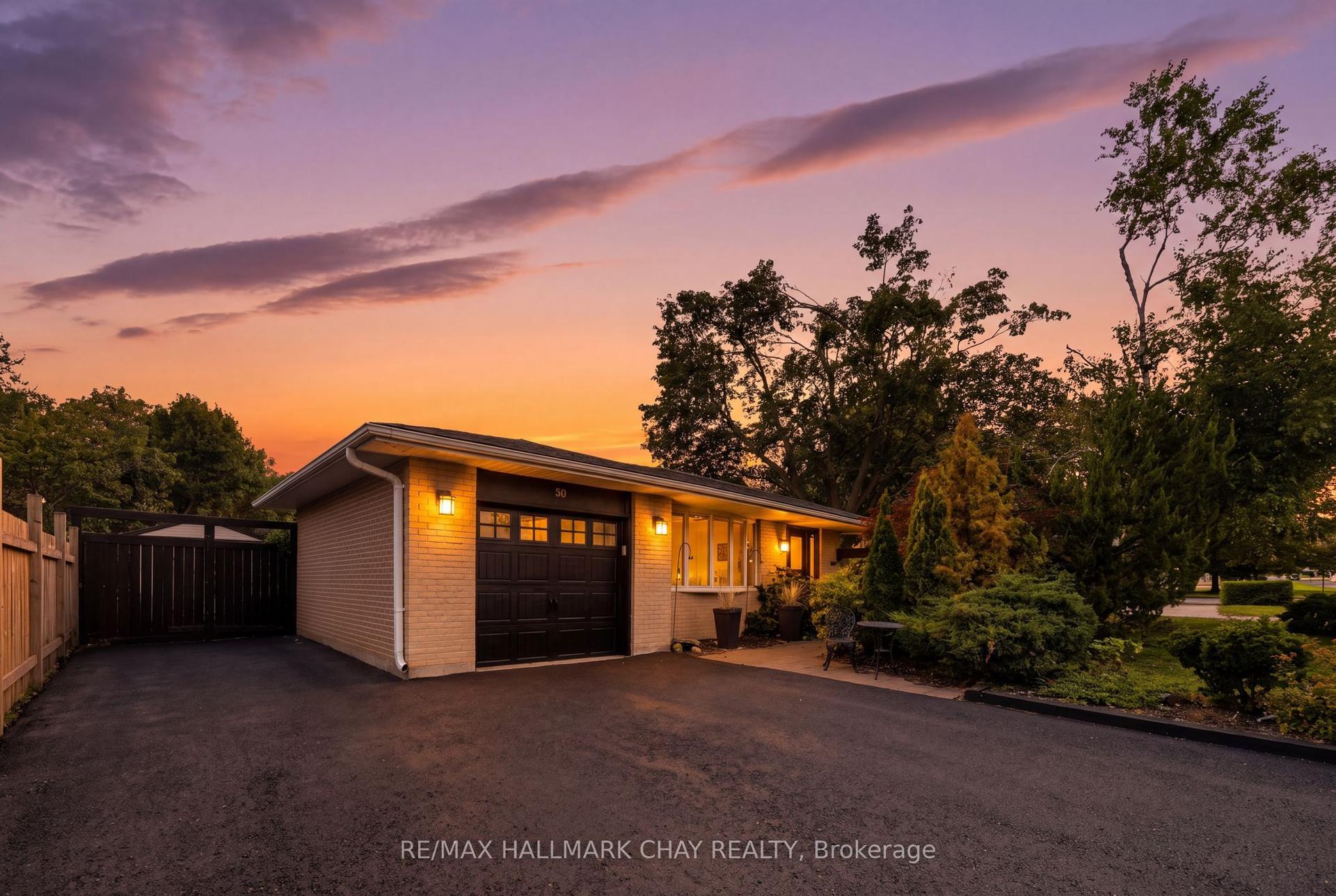 30 Harding Avenue, Barrie — Detached for sale, photo 1