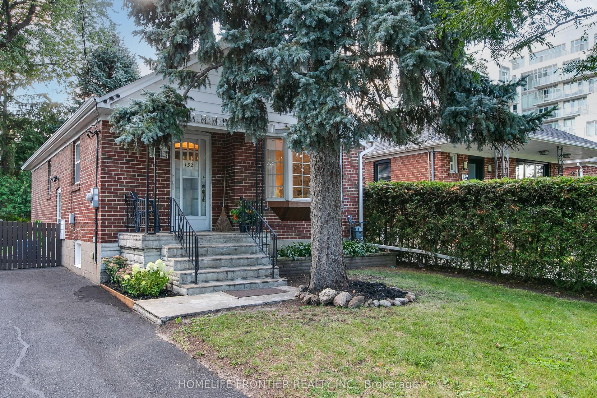 132 Wesley Street, Toronto — Detached for sale, photo 1