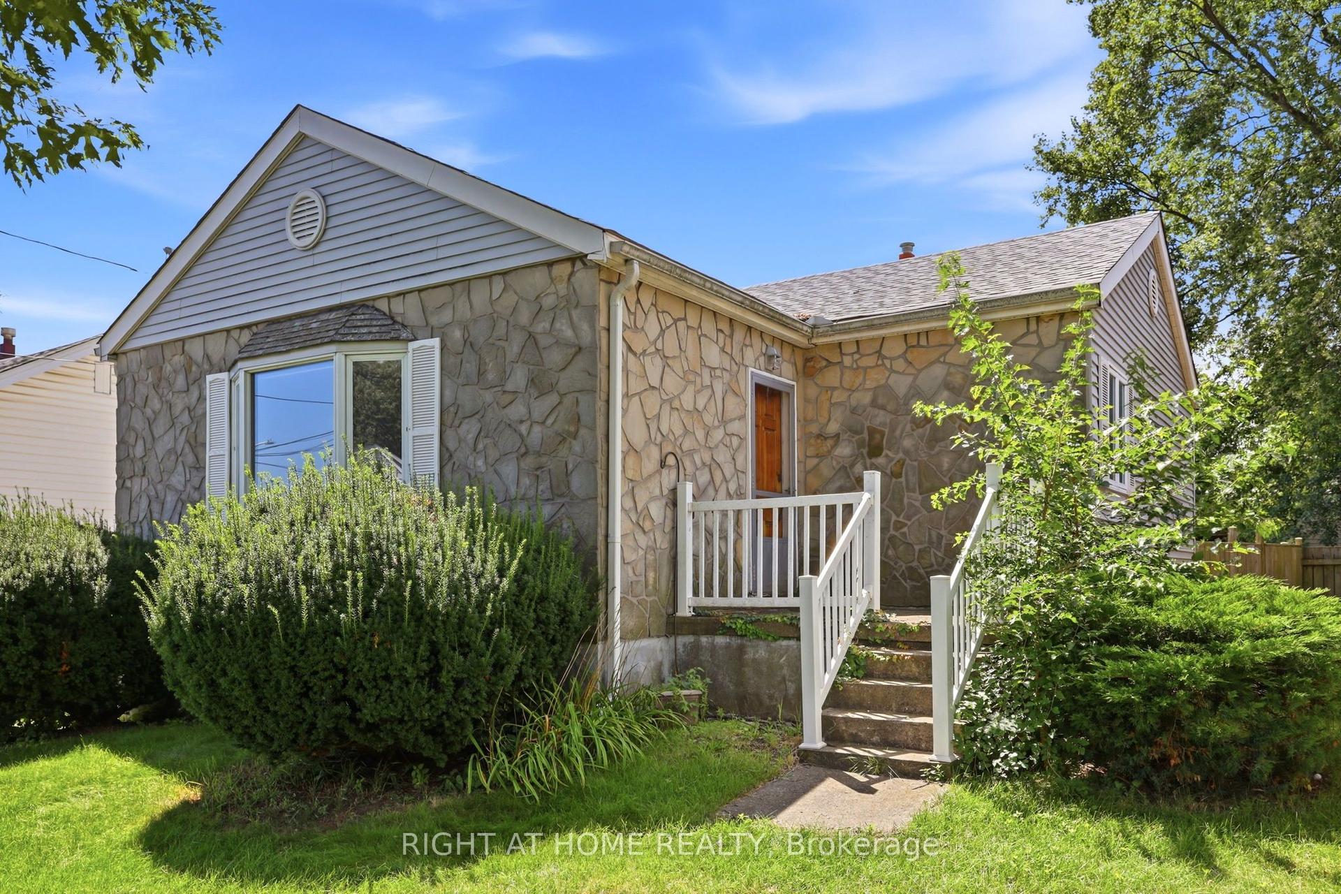 1290 Strathy Avenue, Mississauga — Detached for sale, photo 1