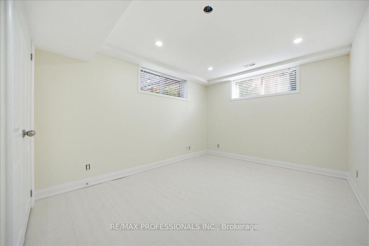 9611 Keele Street D #D, Vaughan — Detached for lease, photo 1