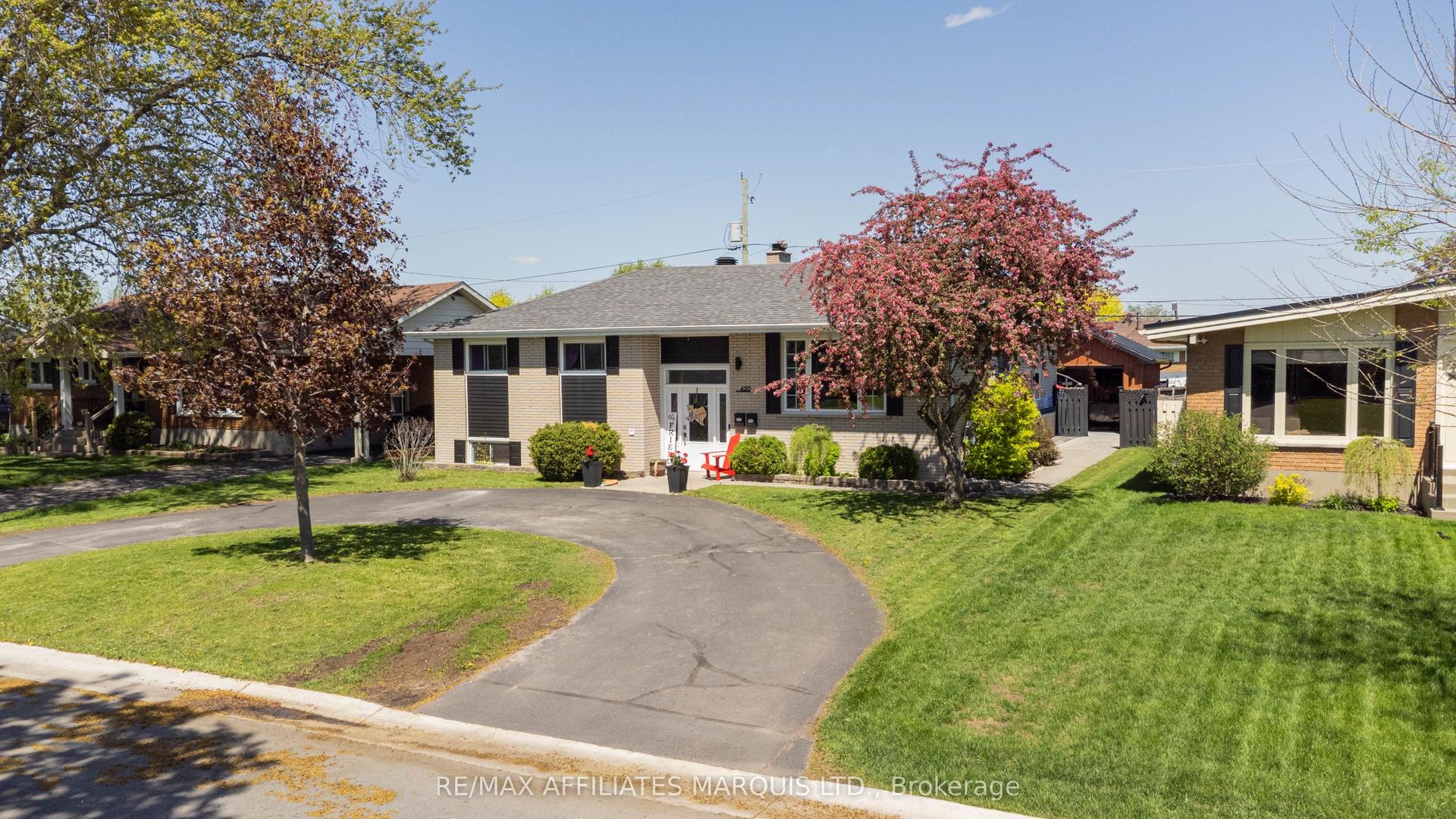 420 Beach Avenue — photo 1