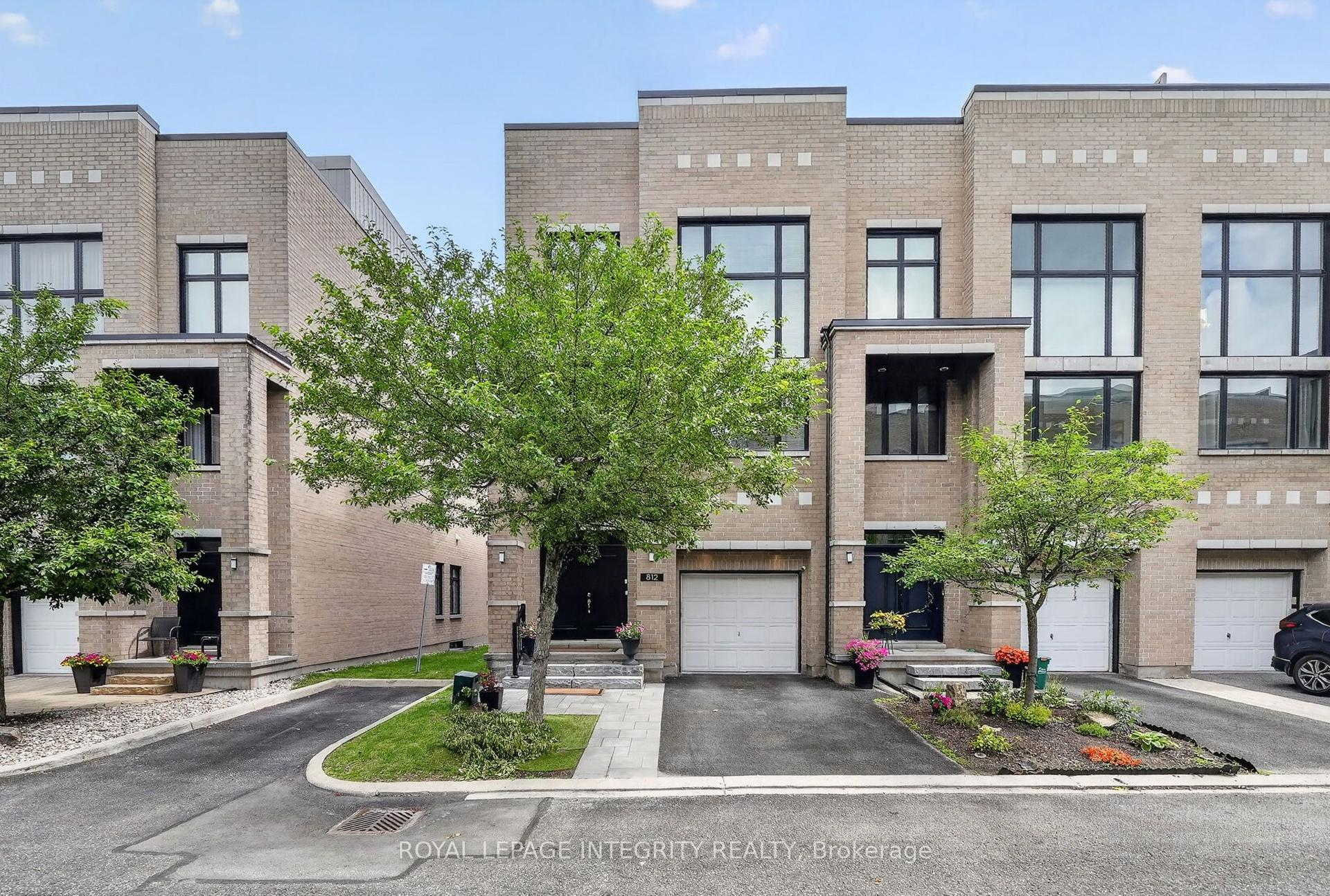 812 Petra Private, Kanata — Townhouse for sale, photo 1