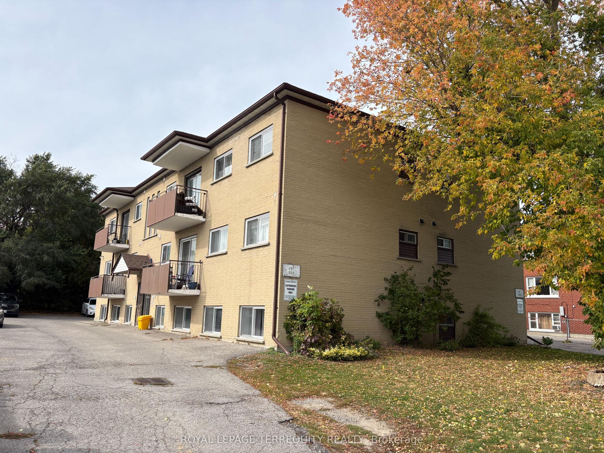200 Park Road N 101 #101, Oshawa — Multiplex for lease, photo 1
