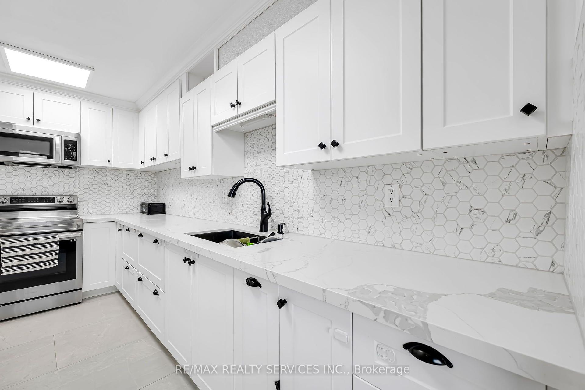 180 Markham Road 1701 #1701, Toronto — Condo for sale, photo 1