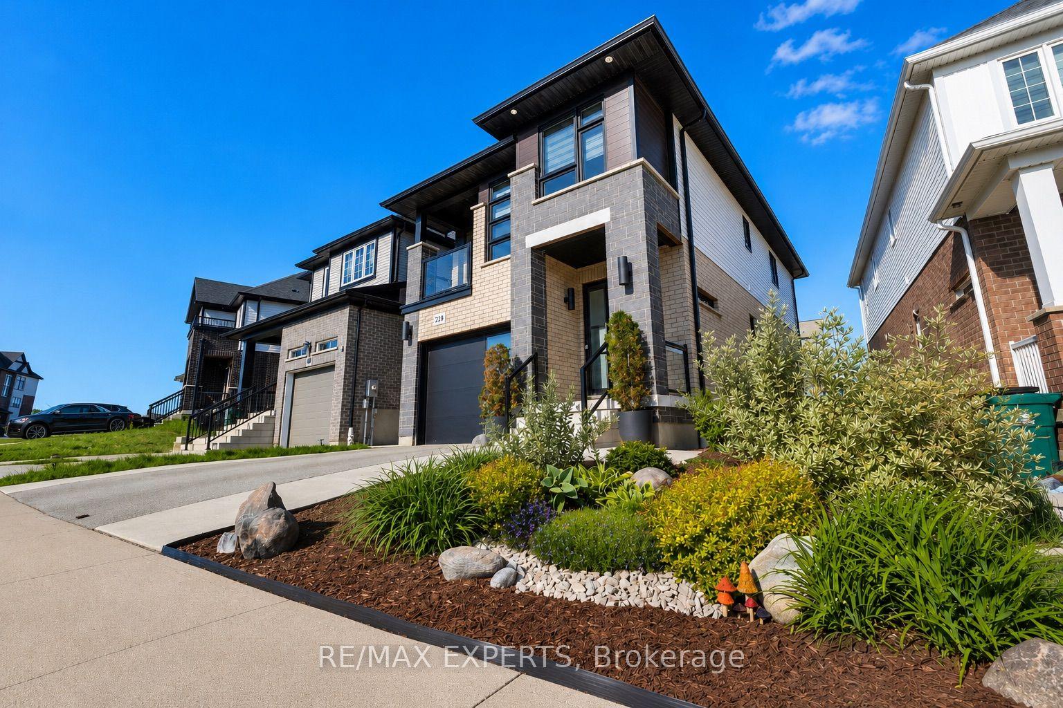 228 Woodbine Avenue — photo 1