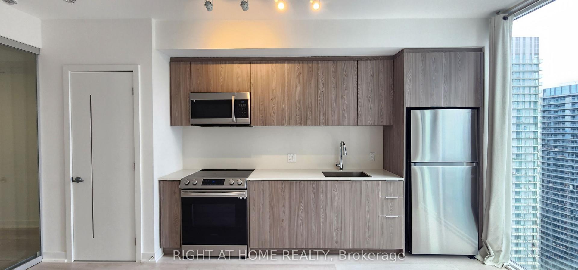 357 King St. West Street 3806 #3806, Toronto — Condo for lease, photo 1
