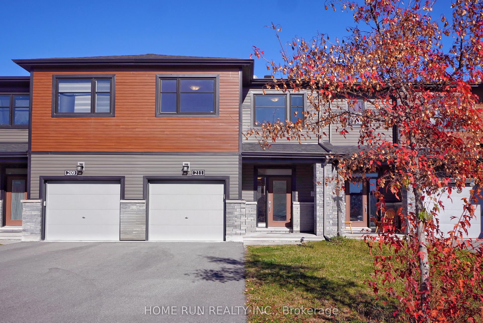 211 Clonrush Way, Kanata — Townhouse for lease, photo 1