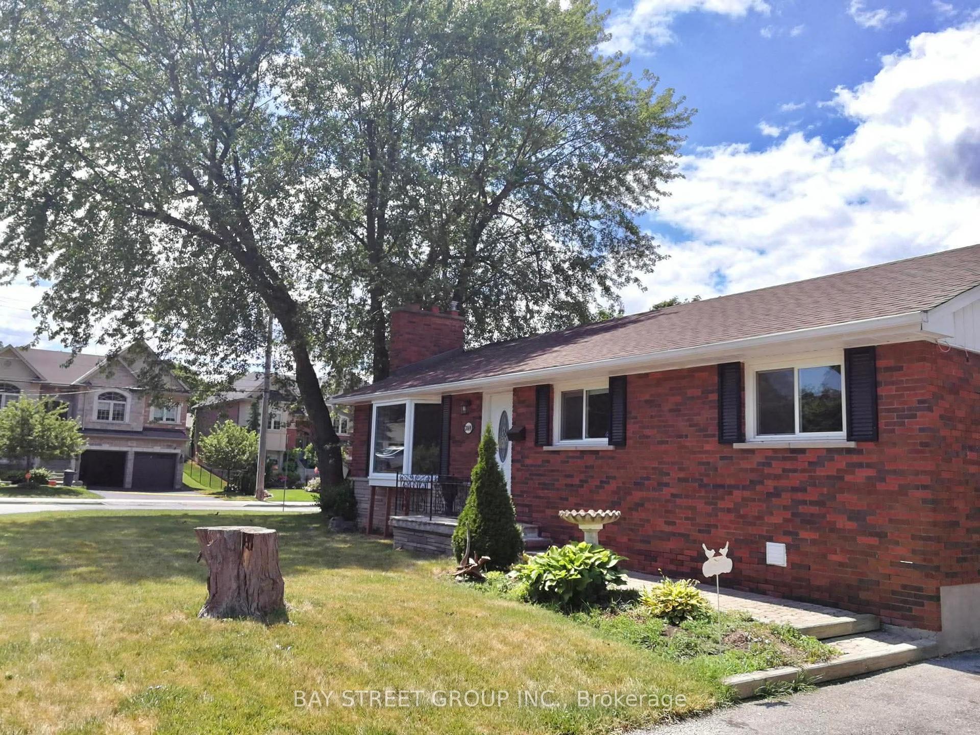 3169 Willow Lane Upper #Upper, Burlington — Detached for lease, photo 1