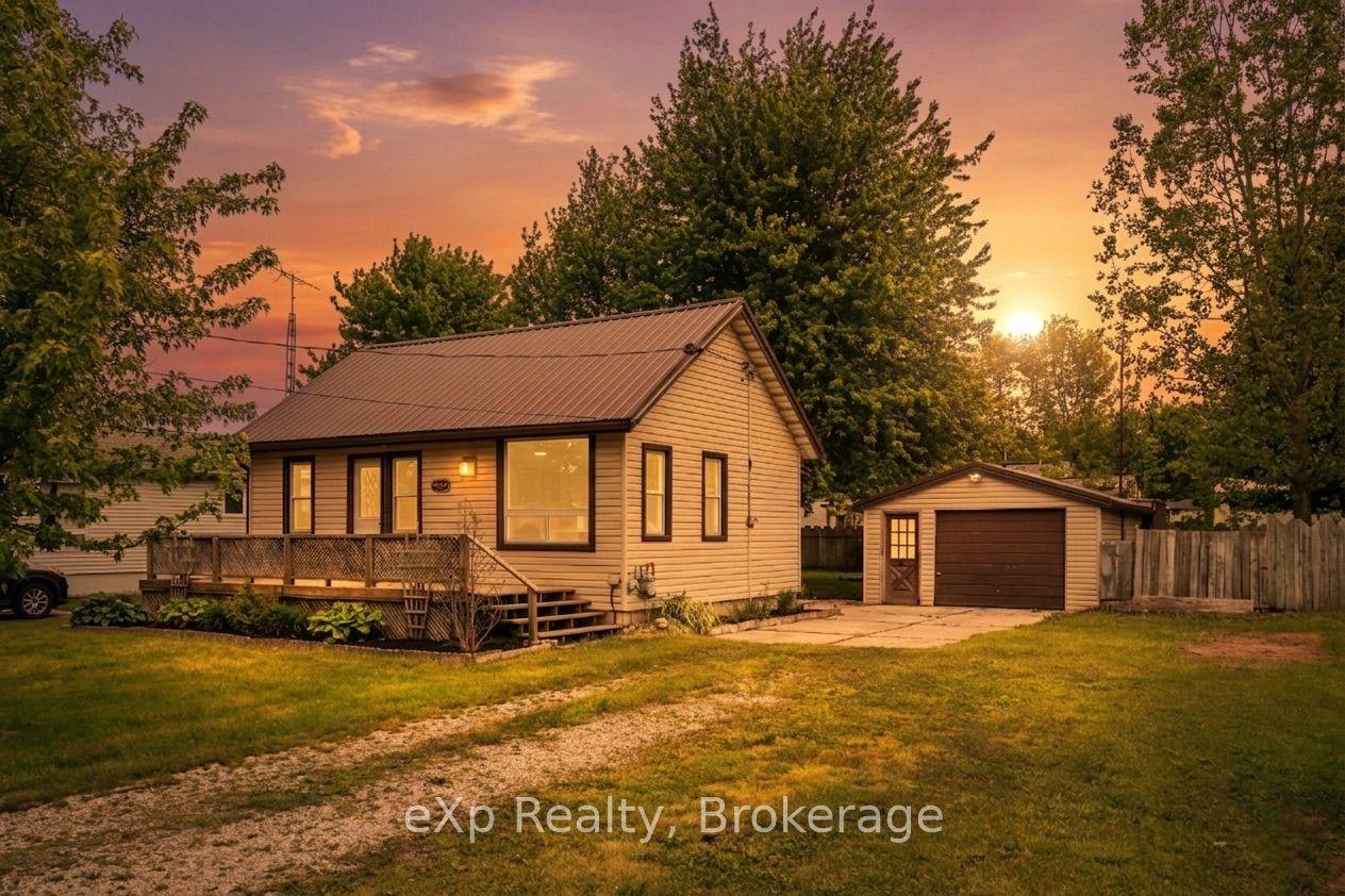 2608 Sheriff Street, Oil Springs — Detached for sale, photo 1