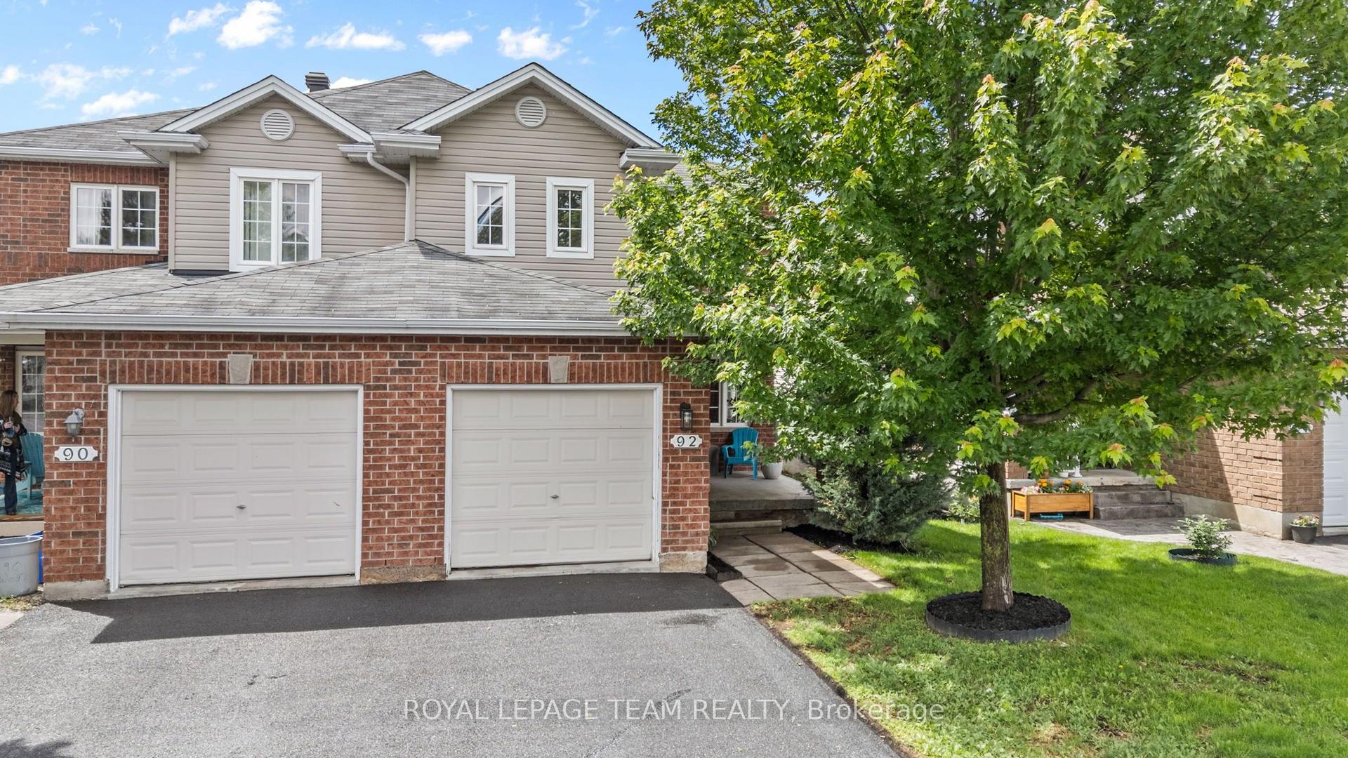 92 Wolff Crescent — photo 1