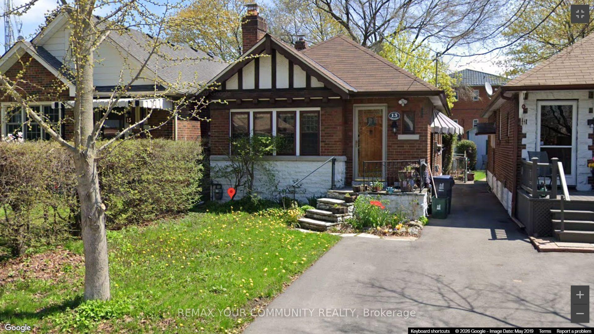 13 Tenth Street, Toronto — Detached for lease, photo 1