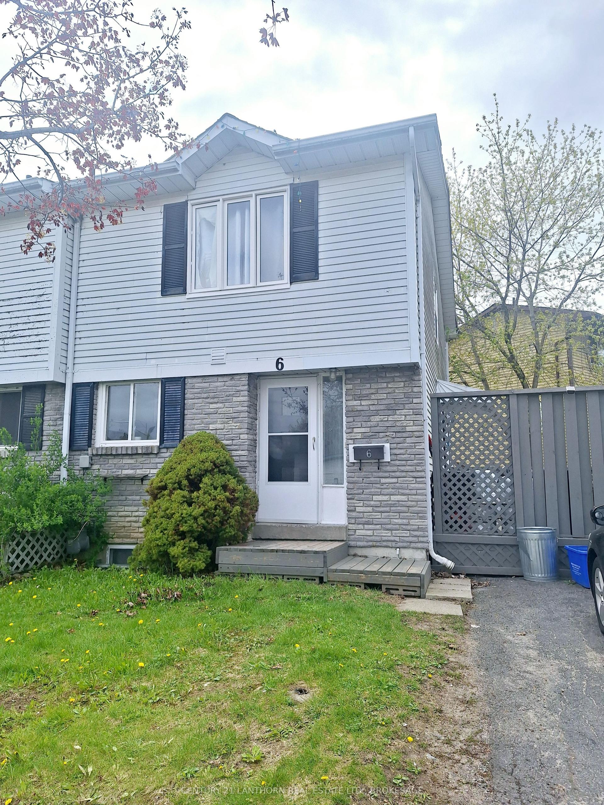 6 Woodstone Crescent — photo 1